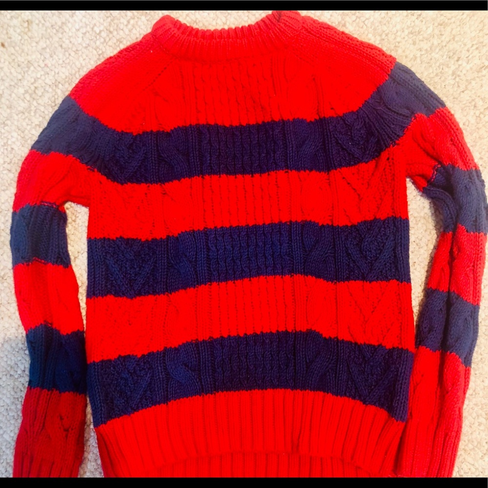 Gap pre owned boy’s red and blue sweater size 8 M
